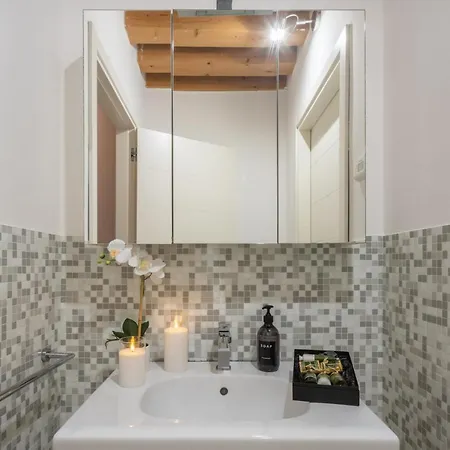 Mazzoni R&r 아파트 *