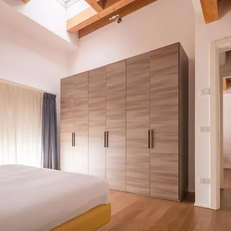 Mazzoni R&r 아파트 *